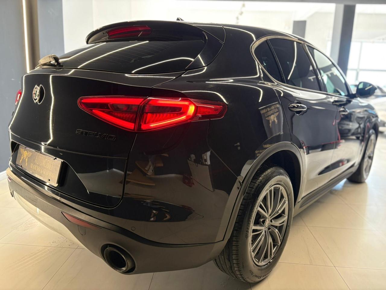 Alfa Romeo Stelvio 2.2 Turbodiesel 180 CV AT8 Q4