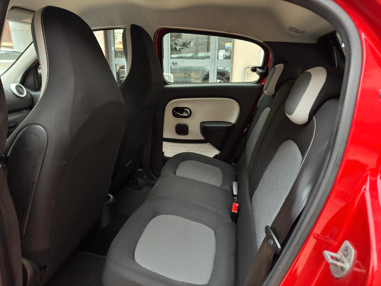 Renault Twingo SCe Lovely 1.0 70 cv