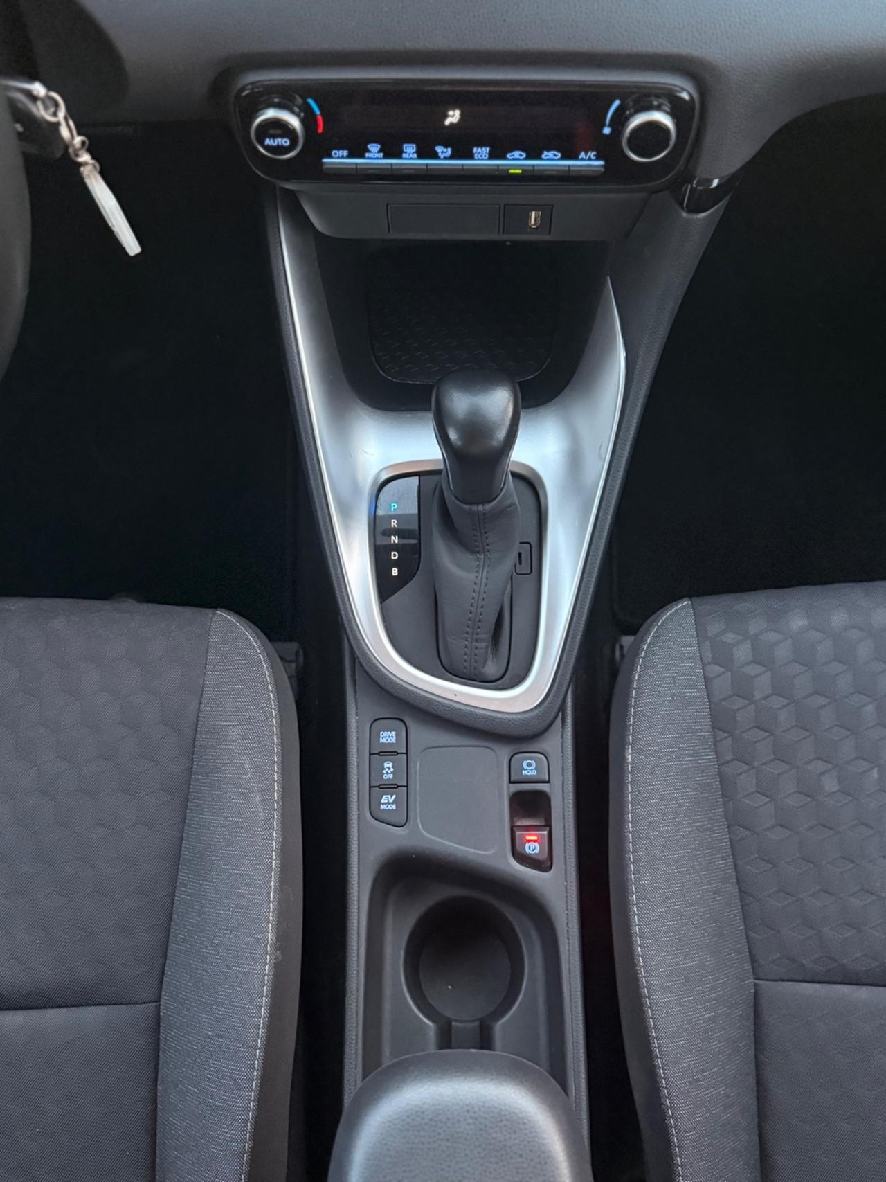 Toyota Yaris 1.5 Hybrid 115cv automatica