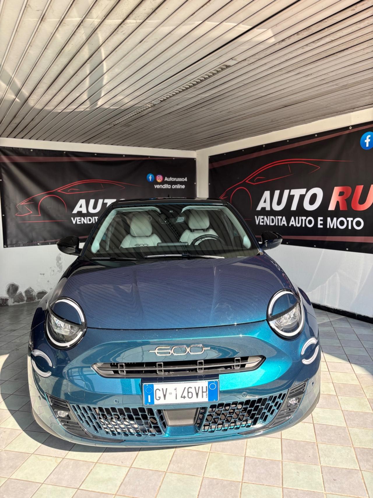 Fiat 600 Hybrid 100 automatica 5 anni di garanzia casa madre