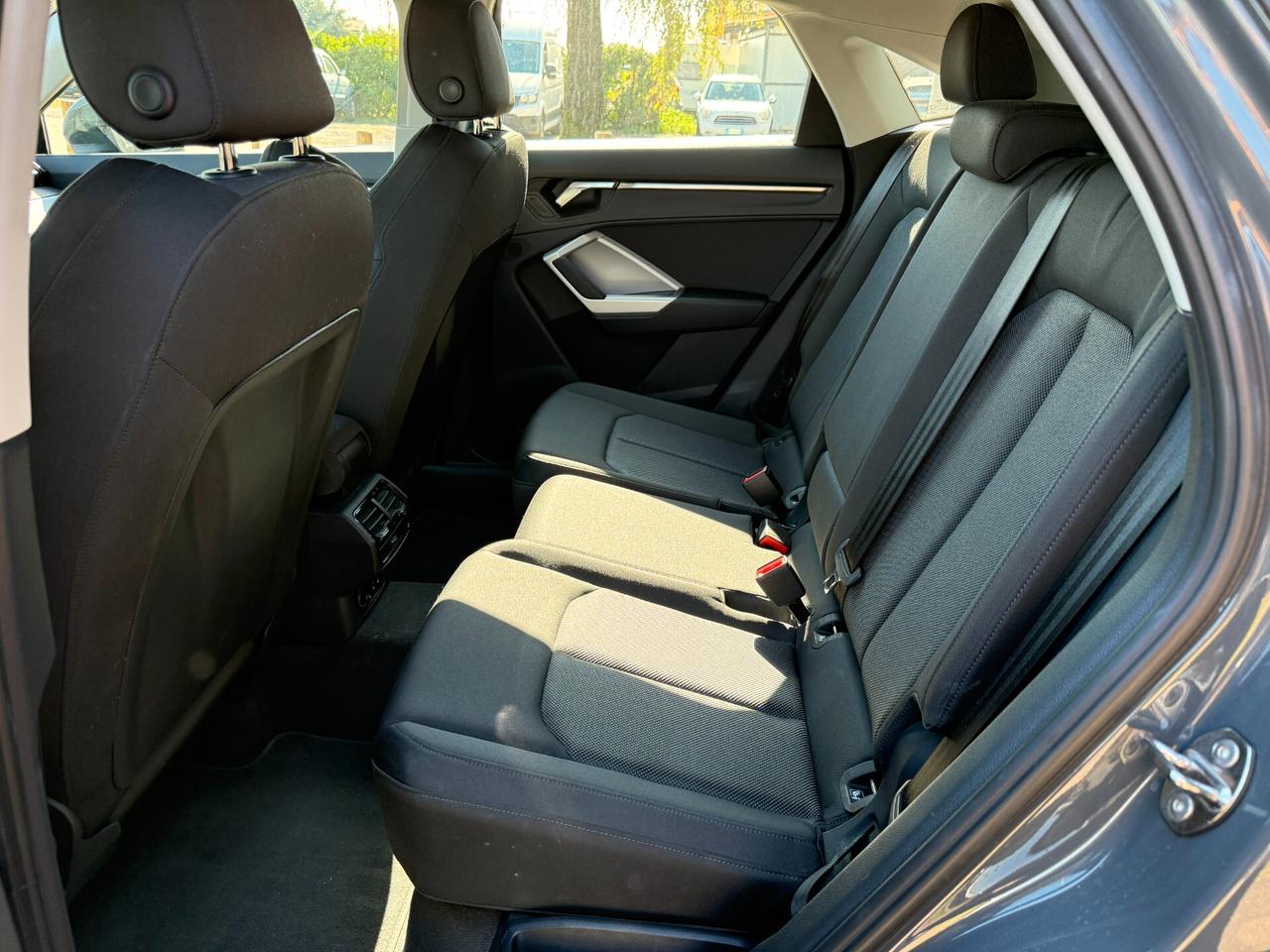 Audi Q3 35 TDI S tronic Business Advanced