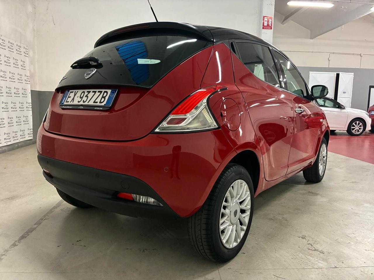 Lancia Ypsilon 0.9 TwinAir 85 CV 5 porte Metano Ecochic Gold