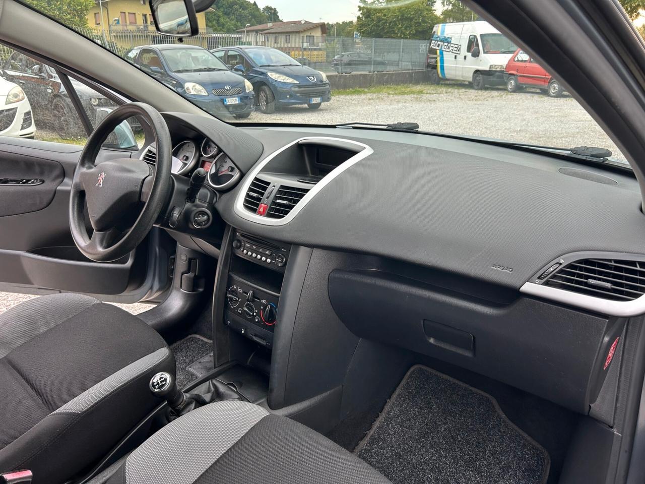 Peugeot 207 1.4 VTi 95CV 5p. - NEOPATENTATI