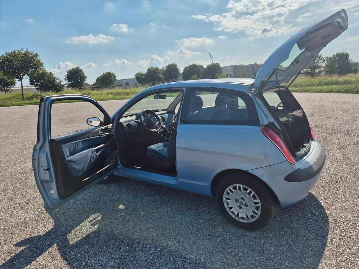 Lancia Ypsilon 1.2 Argento ok neopatentato TAGLIANDATA E REVISIONATA