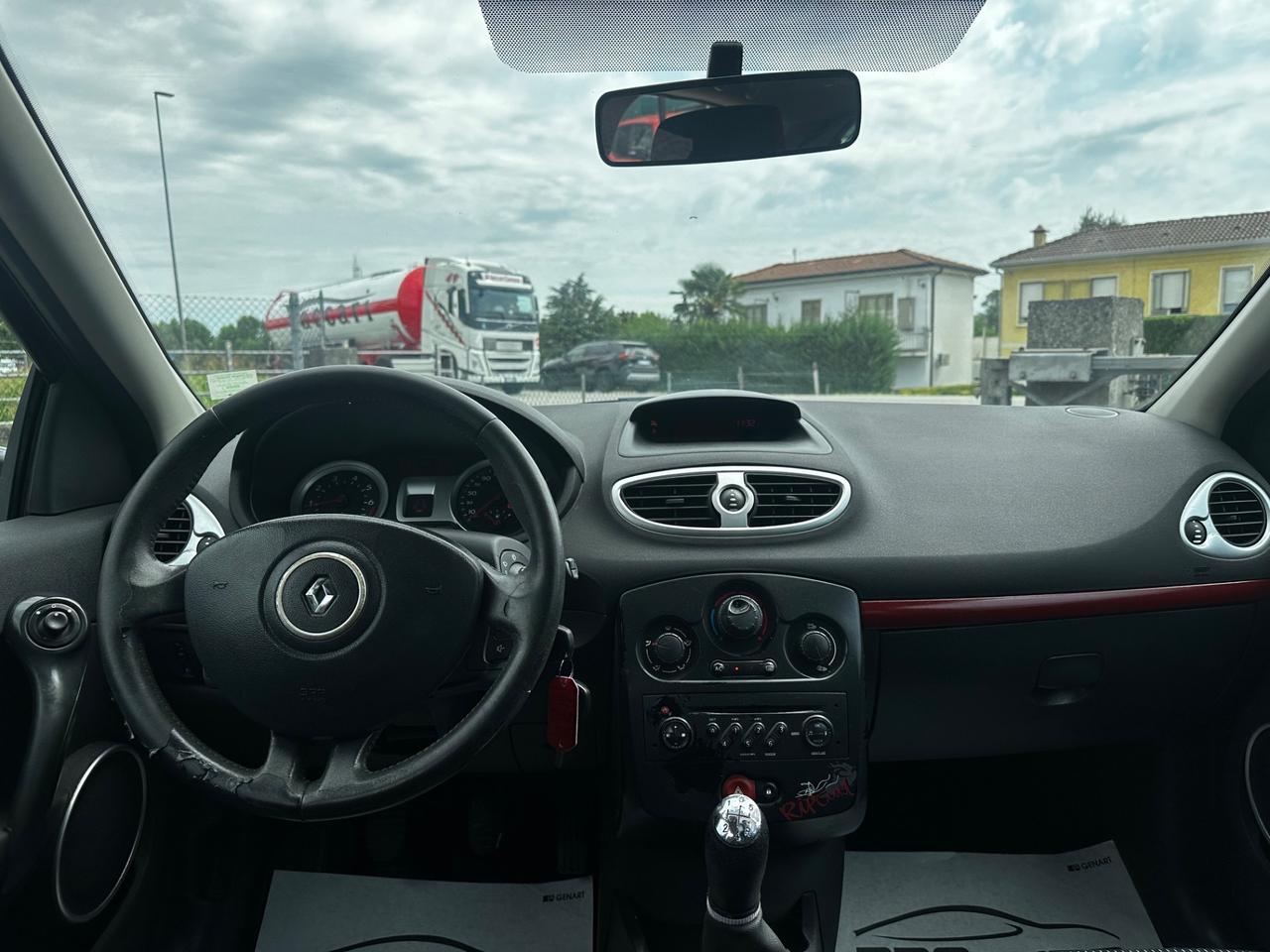 Renault Clio 1.2 16V 5 porte Dynamique
