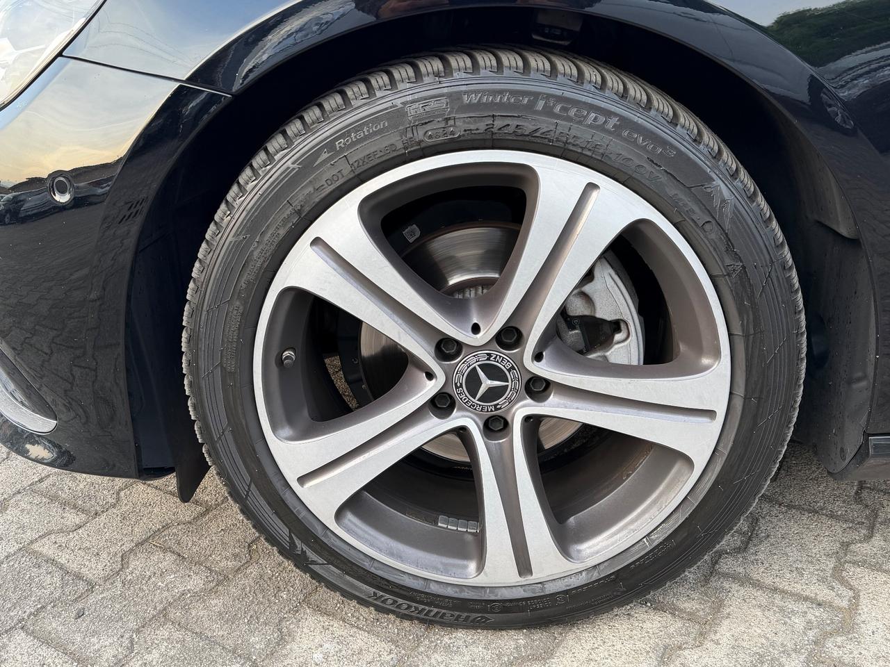 Mercedes-benz E 200d PREMIUM LED DISTRONIC FULL