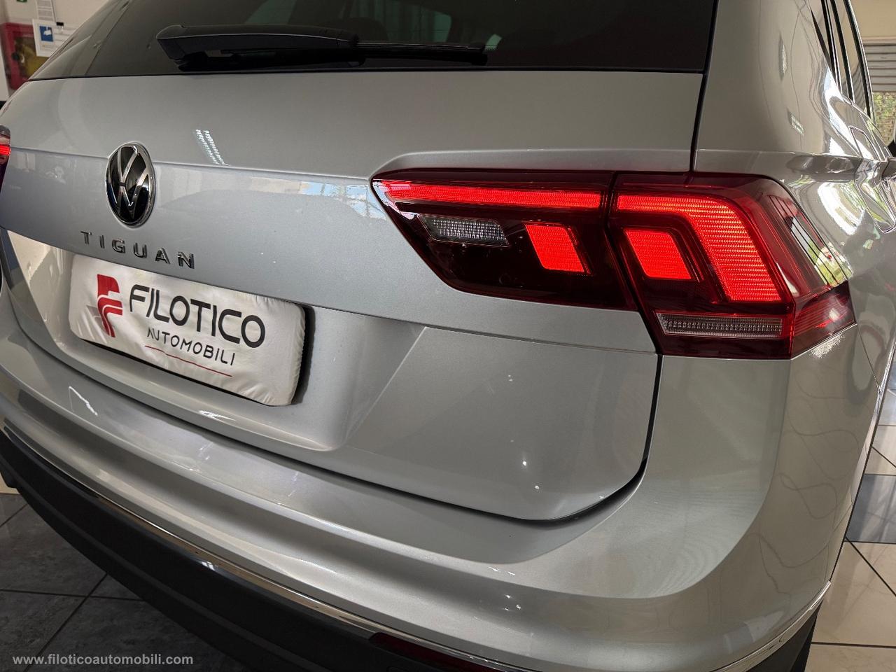 VOLKSWAGEN Tiguan 2.0 TDI 150CV SCR DSG Life FARI FULL LED - CONDIZIONI ECCELLENTI