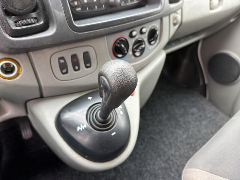 RENAULT Trafic 3ª serie Trafic T27 2.0 dCi/115...