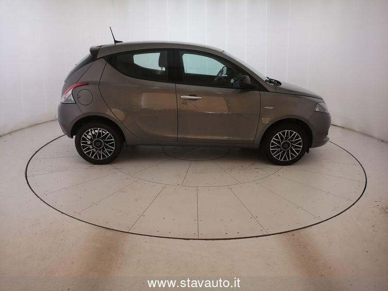 Lancia Ypsilon 1.0 HYB PLAT