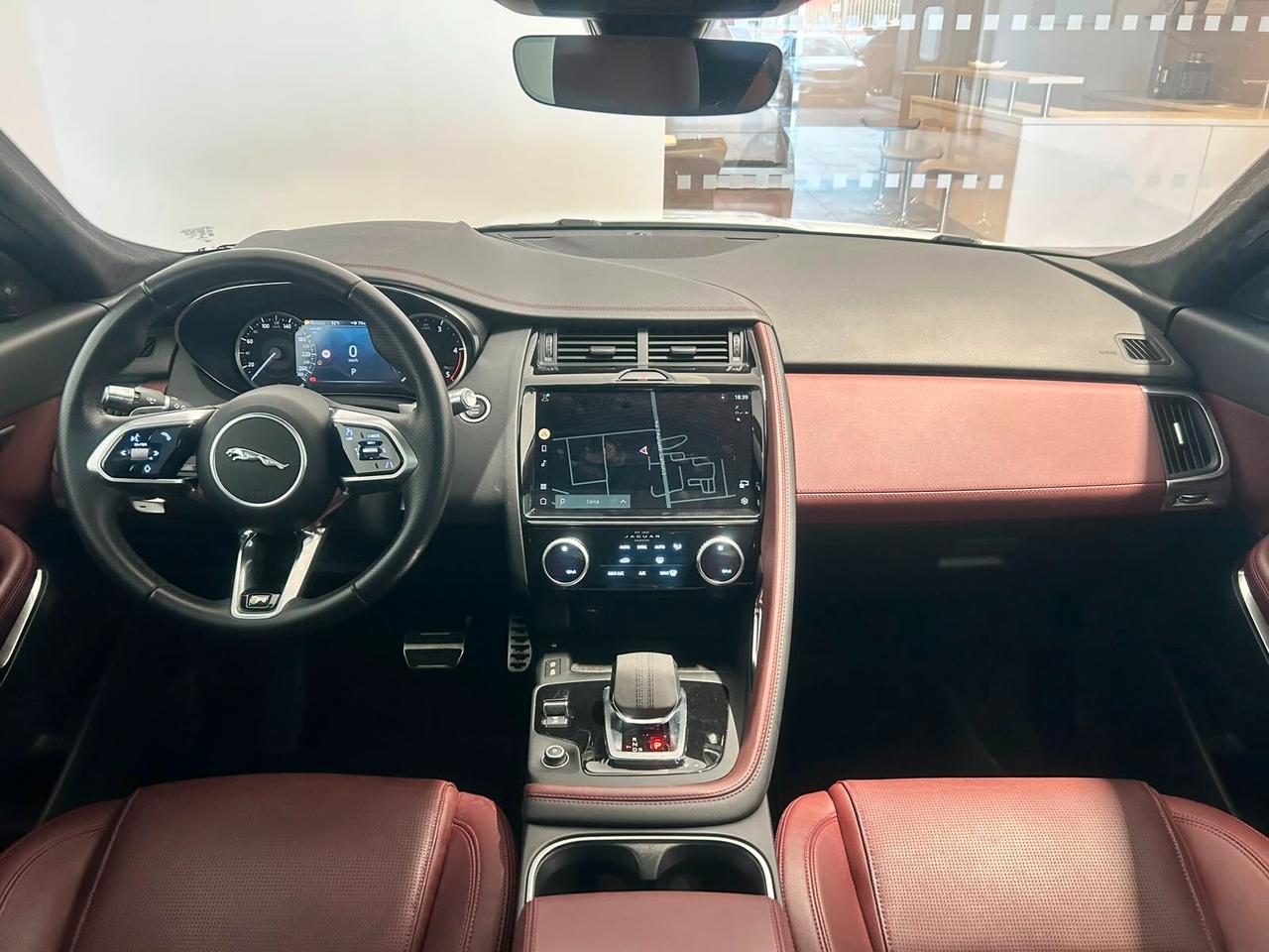 Jaguar E-Pace 2.0D 163CV AWD Auto R-Dynamic Black Edition PROMO 3,95%