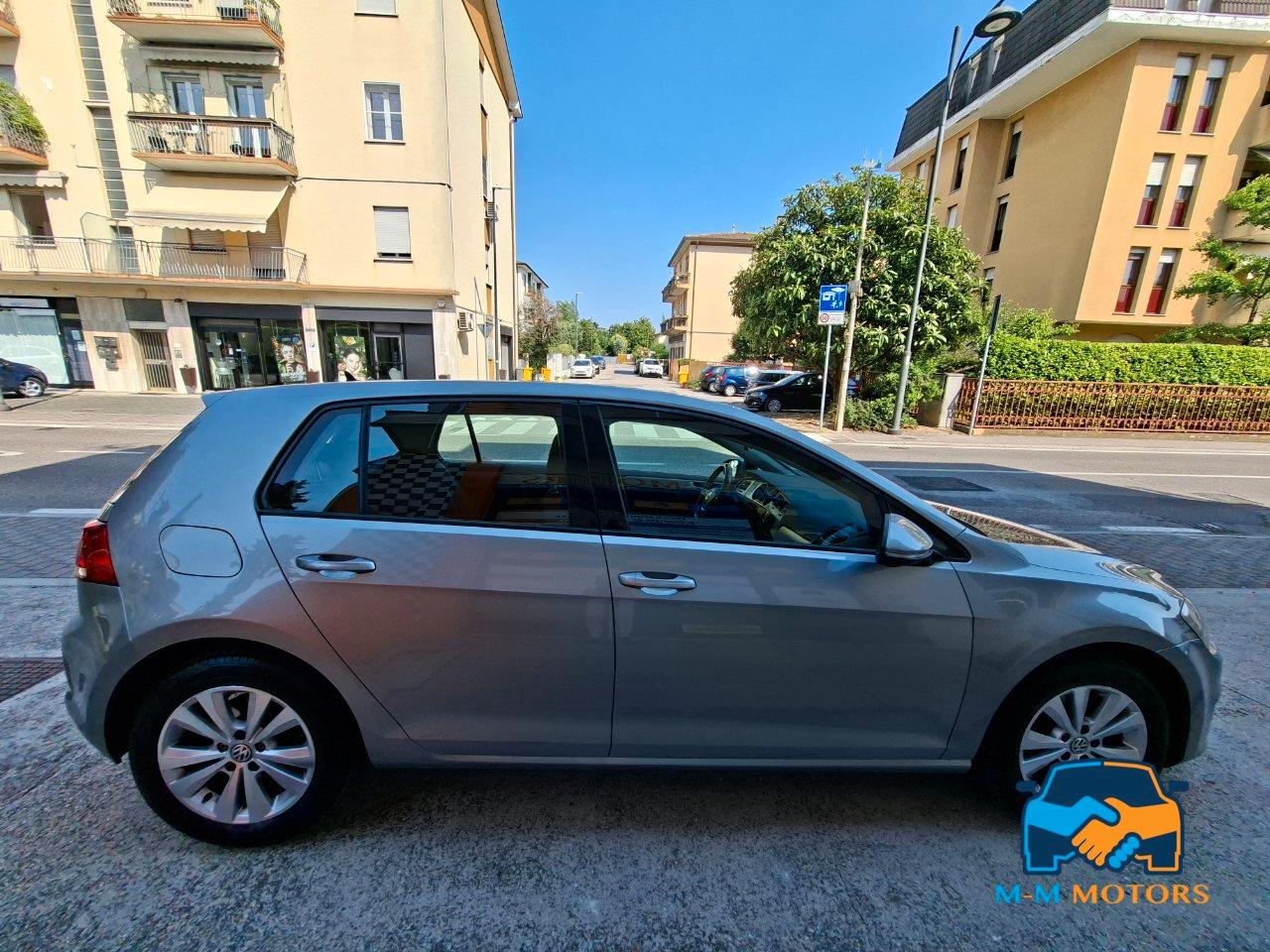 Volkswagen Golf 5 Porte Golf 5p 1.6 tdi 110cv dsg neo patentati