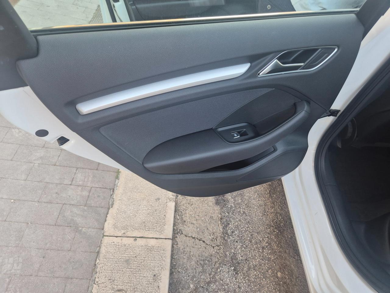 AUDI A3 ANNO 2018 FARI LED SOLI KM 90000 CERTIFICATI