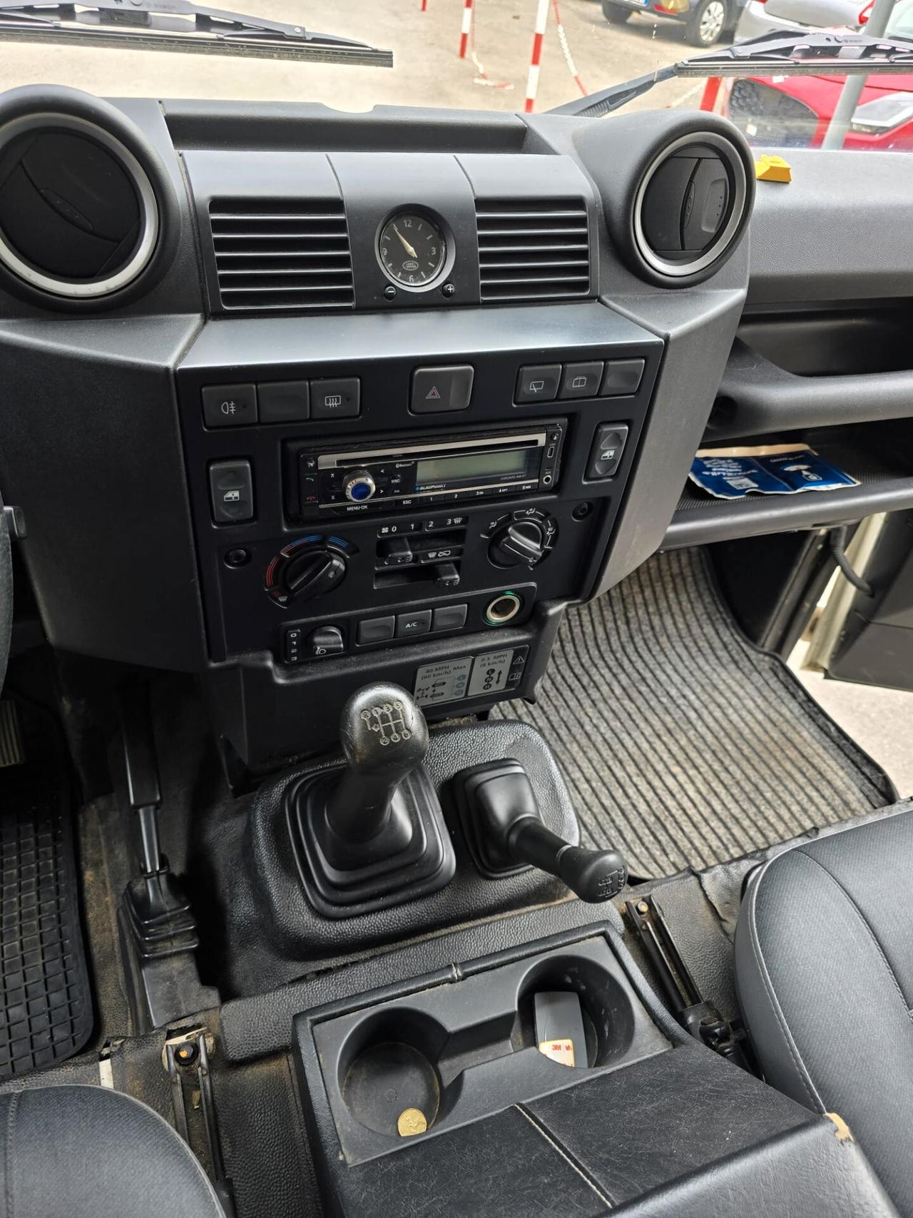 Land Rover Defender 90 2.4 TD4 Station Wagon S N1