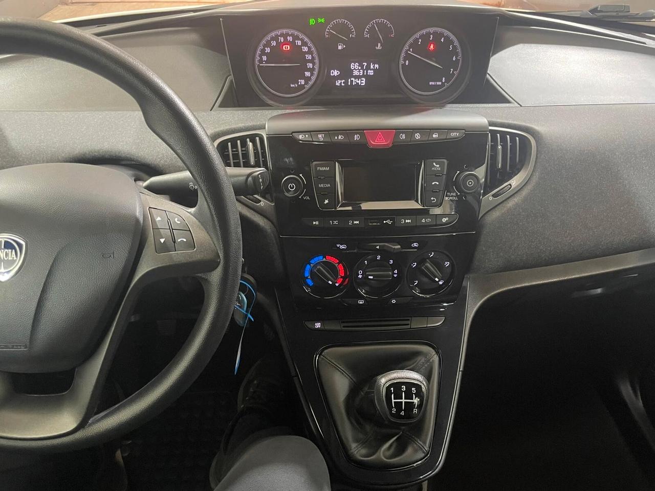 Lancia Ypsilon 1.2 69 CV 5 porte S&S Elefantino Blu