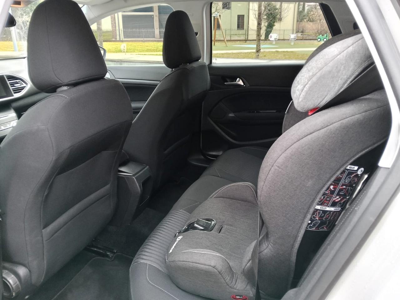 Peugeot 308 BlueHDi 120 S&S Business