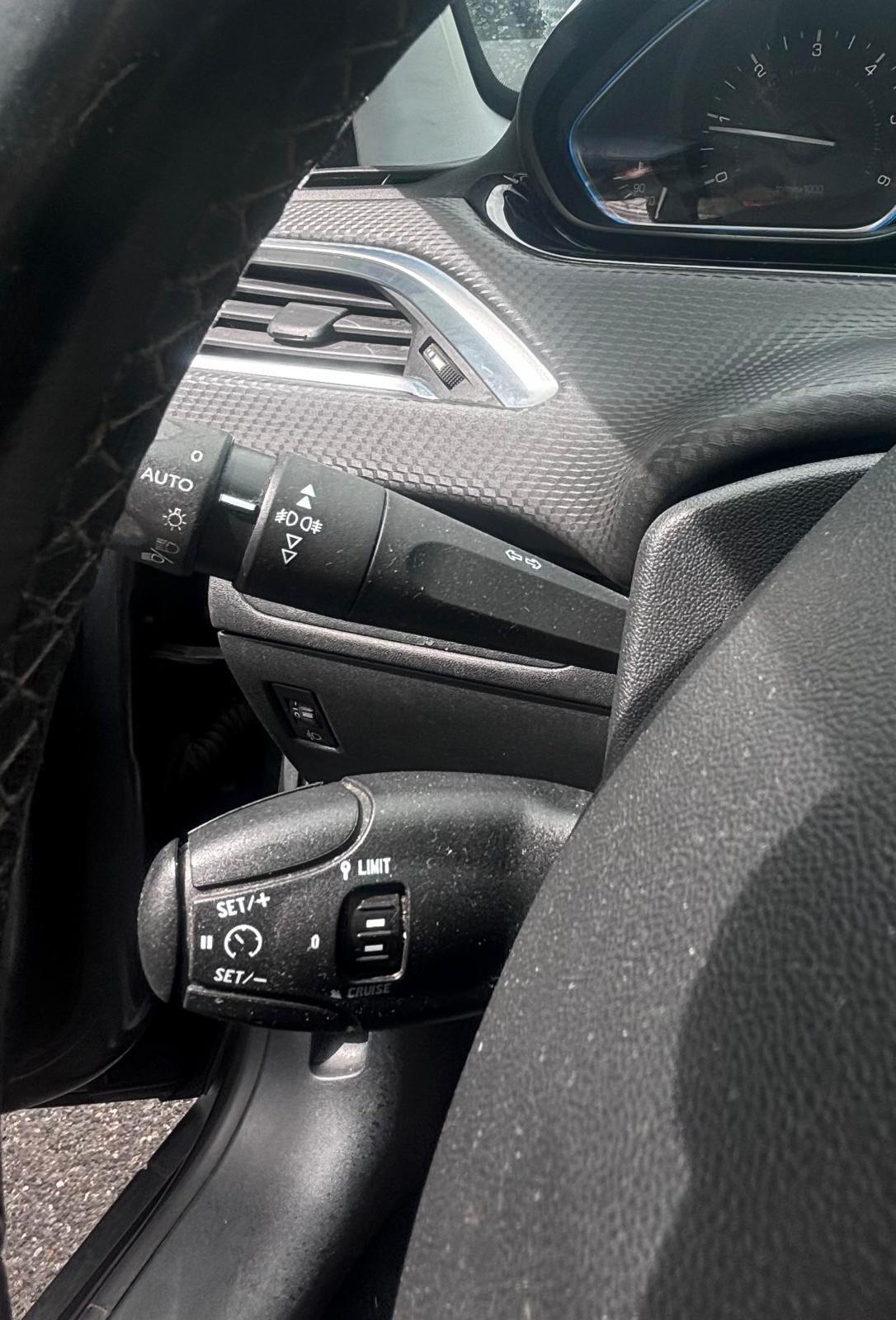 Peugeot 2008 BlueHDi 120 S&S Allure