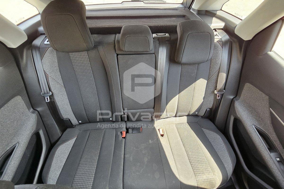 PEUGEOT 3008 BlueHDi 130 S&S Business