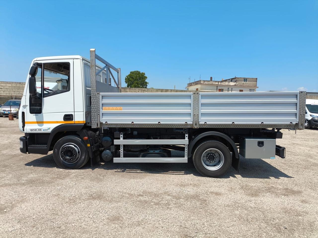 IVECO EUROCARGO 120 EL 22 RIBALTABILE TRILATERALE RIF:124