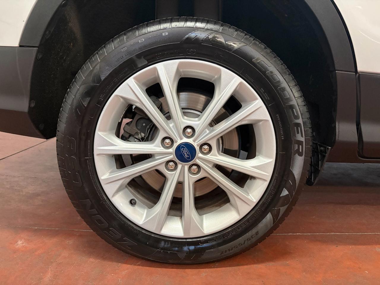 Ford Kuga 1.5 TDCI 120 CV S&S 2WD Powershift Edition