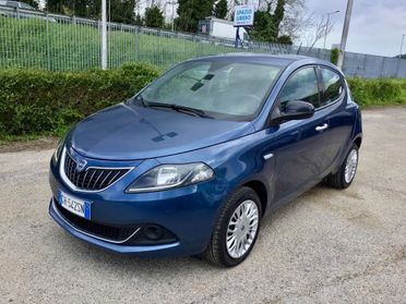 Lancia Ypsilon 1.0 FireFly 70 Cv Hybrid Silver