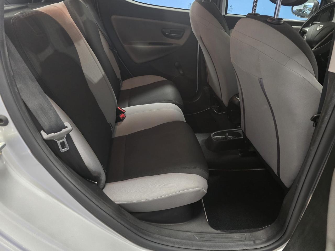 Lancia Ypsilon 0.9 TwinAir 85 CV 5 porte Metano Ecochic Gold