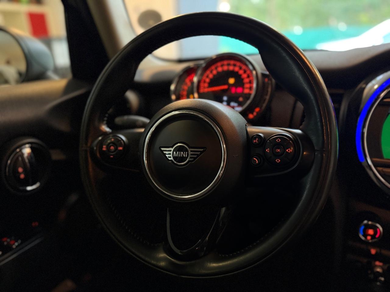 Mini one 1.5 Baker Street 2019 150.000KM