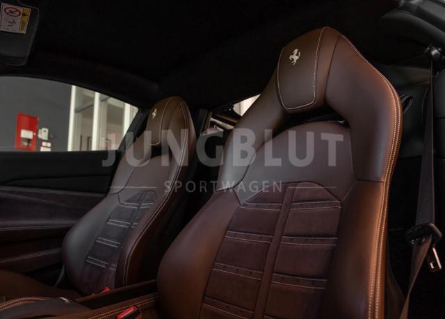 FERRARI F8 Tributo"SPEDIZIONE SU RICHIESTA IN TUTTO IL MONDO"