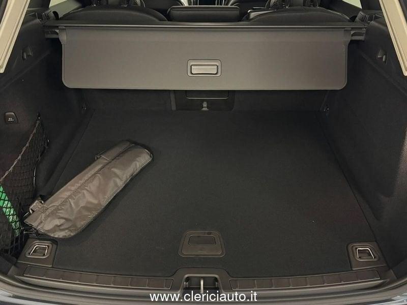 Volvo XC60 B4 (d) AWD automatico Core