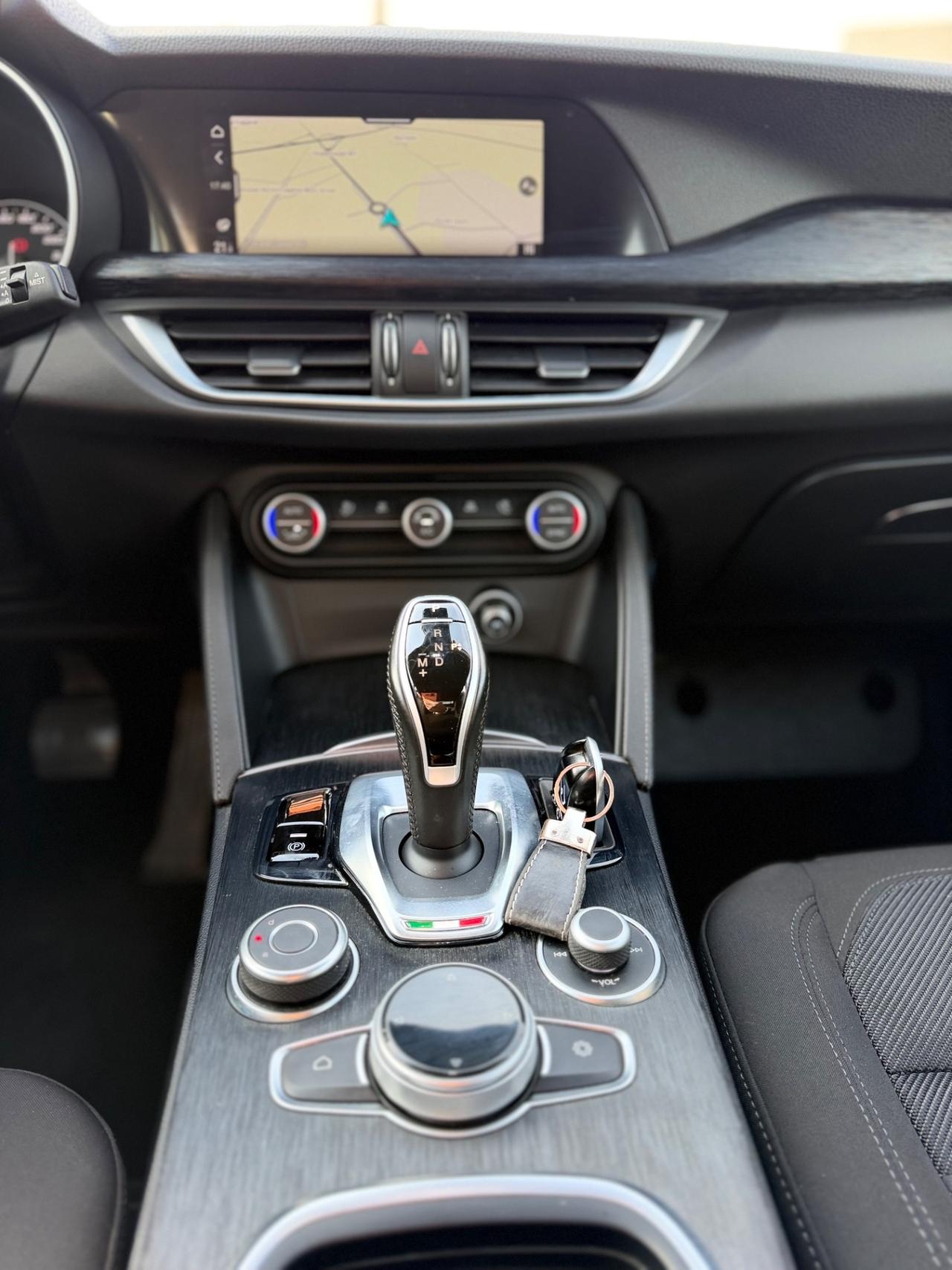 Alfa Romeo Stelvio 2.2 Turbodiesel 160 CV AT8 RWD Super