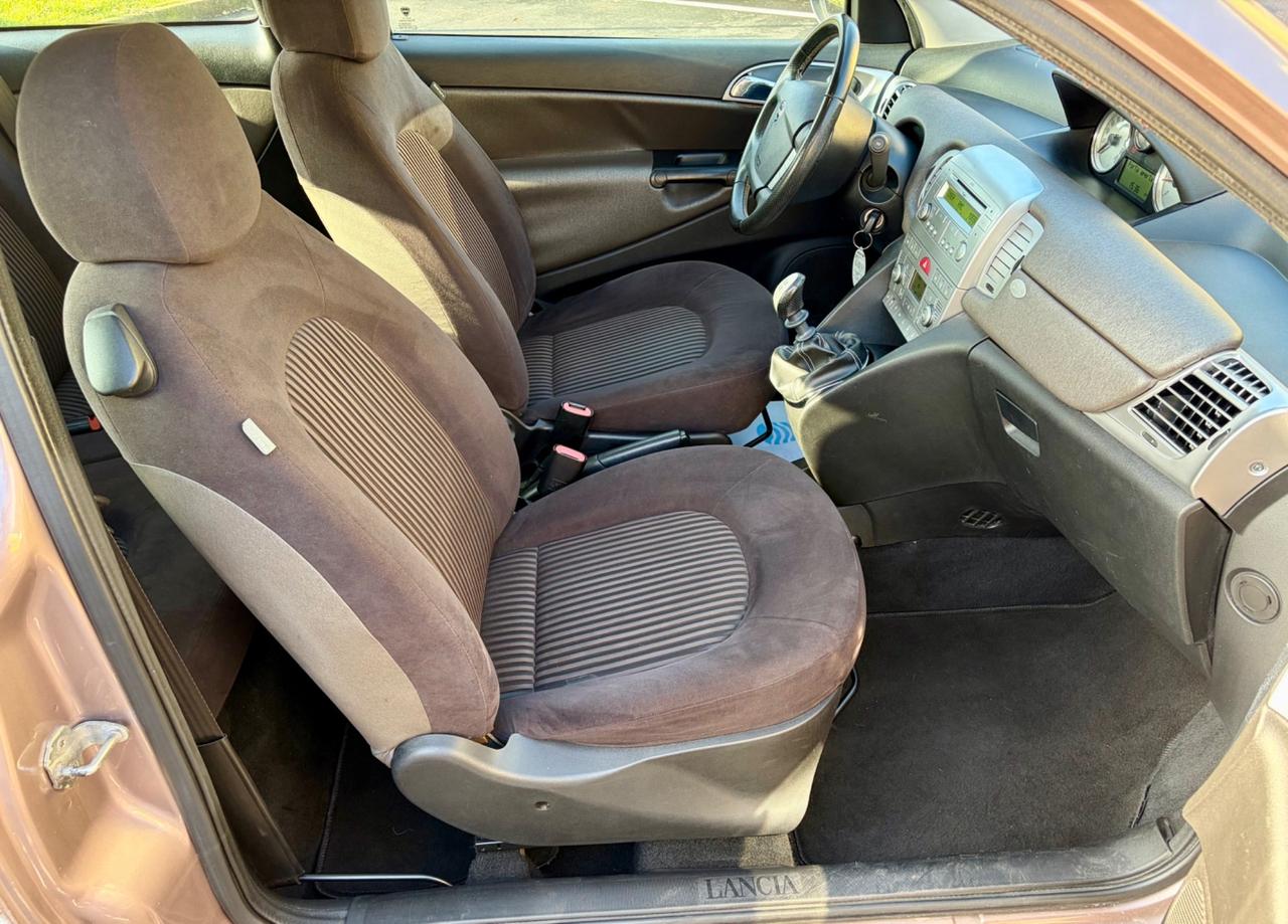 Lancia Ypsilon 1.4 Ecochic GPL