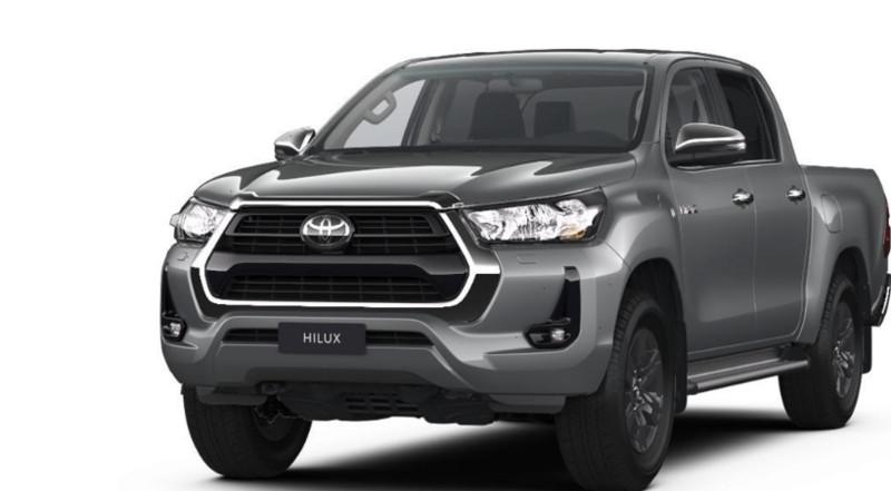 Toyota Hilux 2.4 D-4D A/T 4WD 4 porte Double Cab Lounge