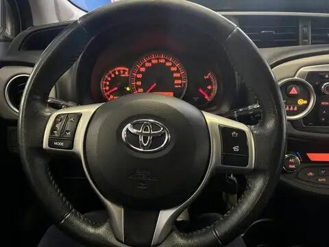 Toyota Yaris 1.0 Lounge | IDEALE NEO PATENTATI | Navi, Telecamera, Cruise Control