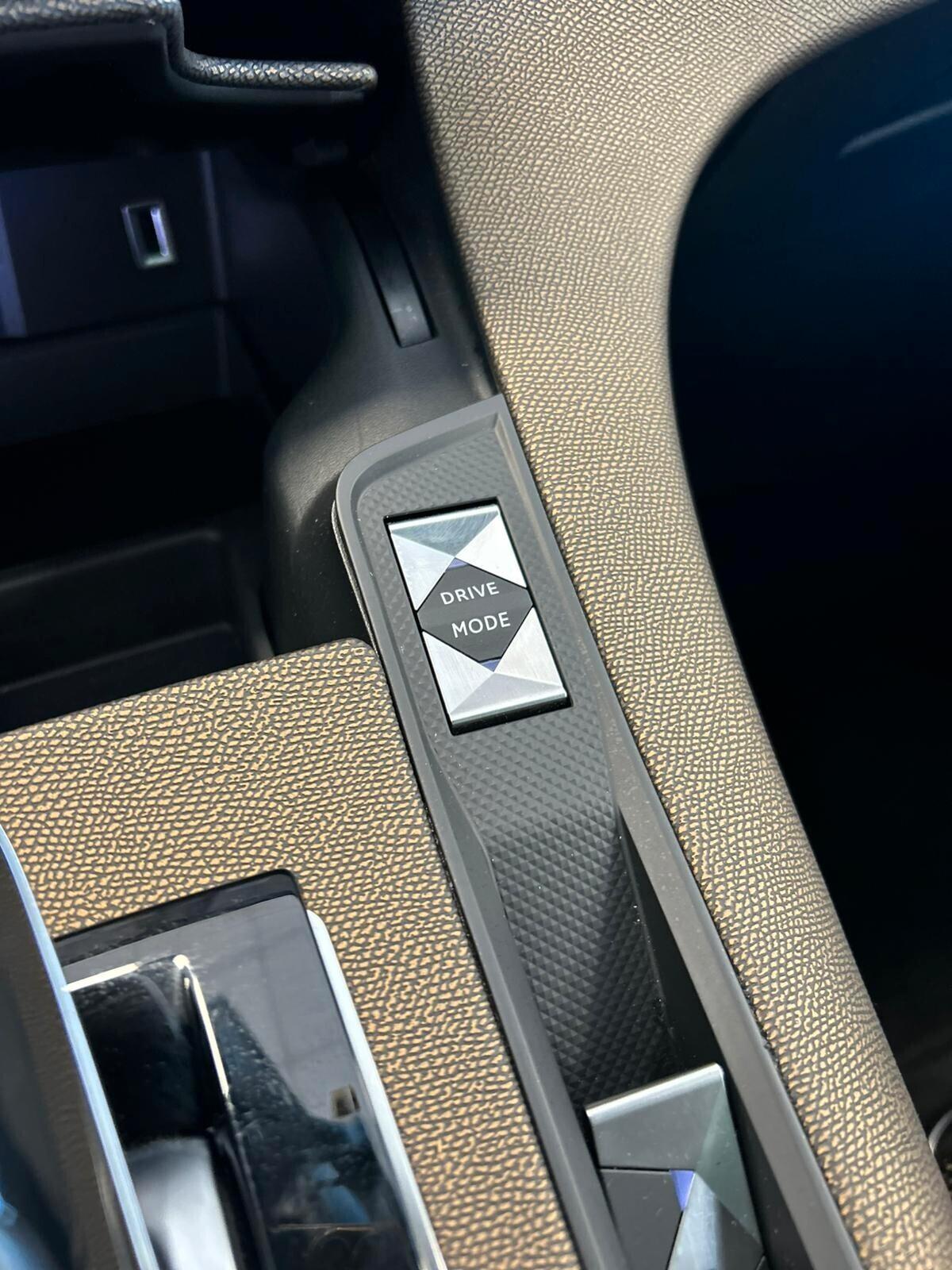 Ds 7 Crossback E-Tense 4x4 Business