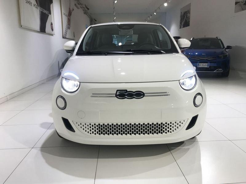 FIAT 500 Icon tua da €299 al mese con F+I Top