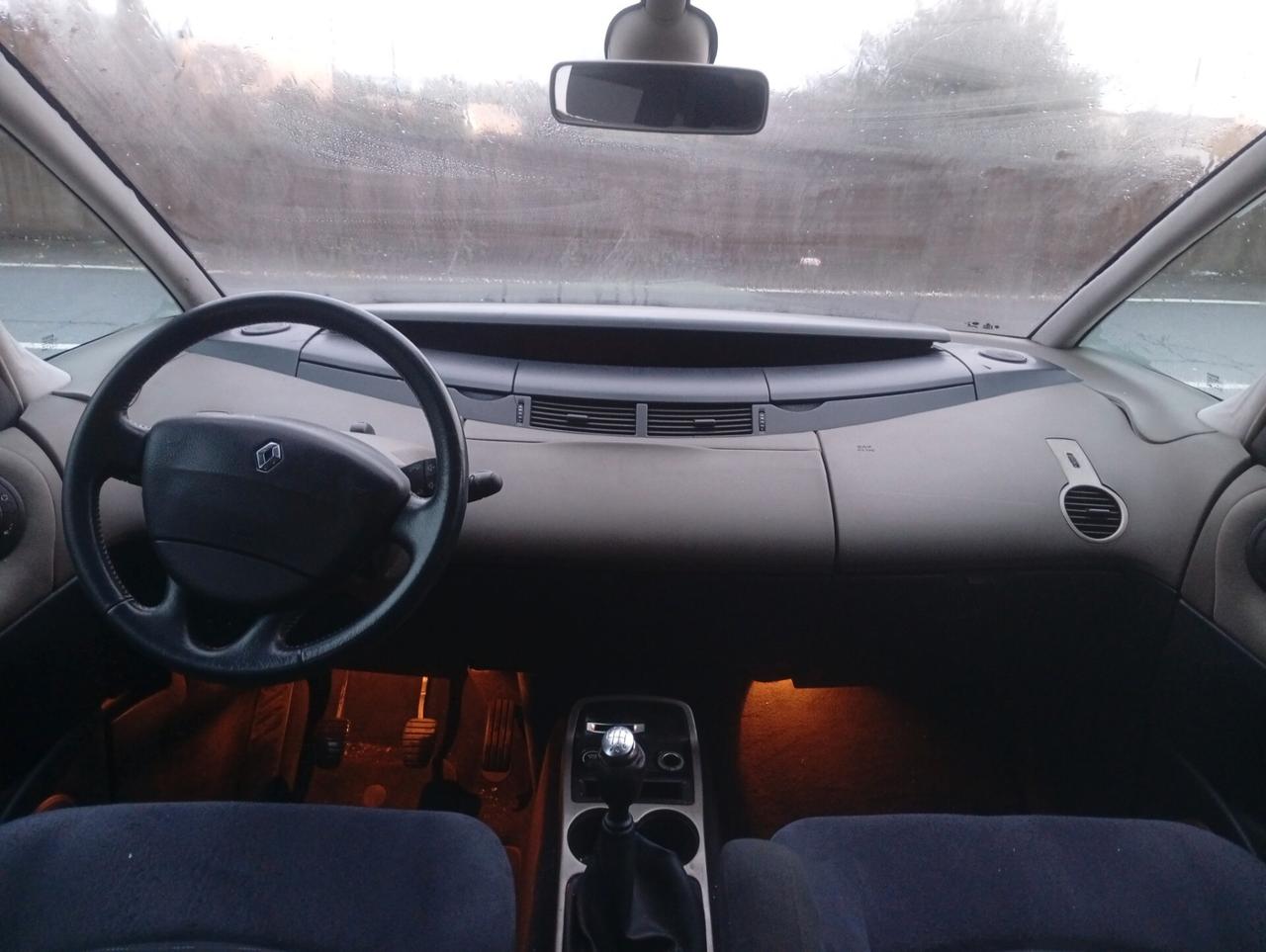 Renault Espace Grand 2.2 16V dCi Initiale