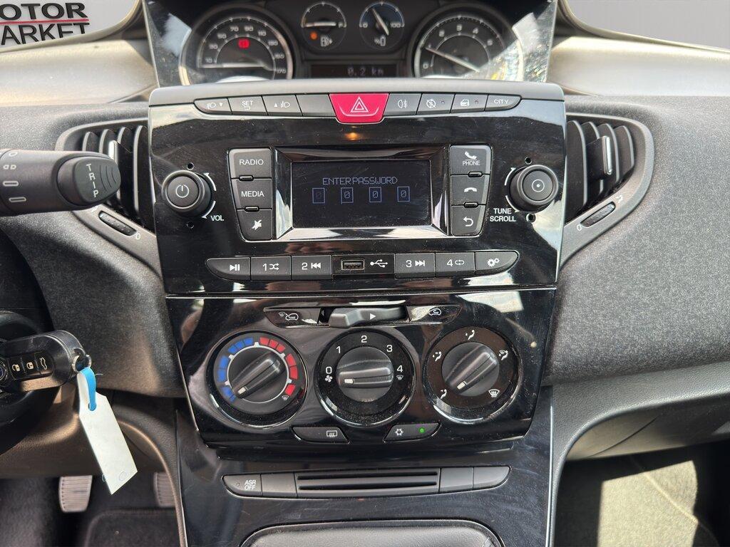 Lancia Ypsilon 5 Porte 1.0 FireFly Hybrid Silver