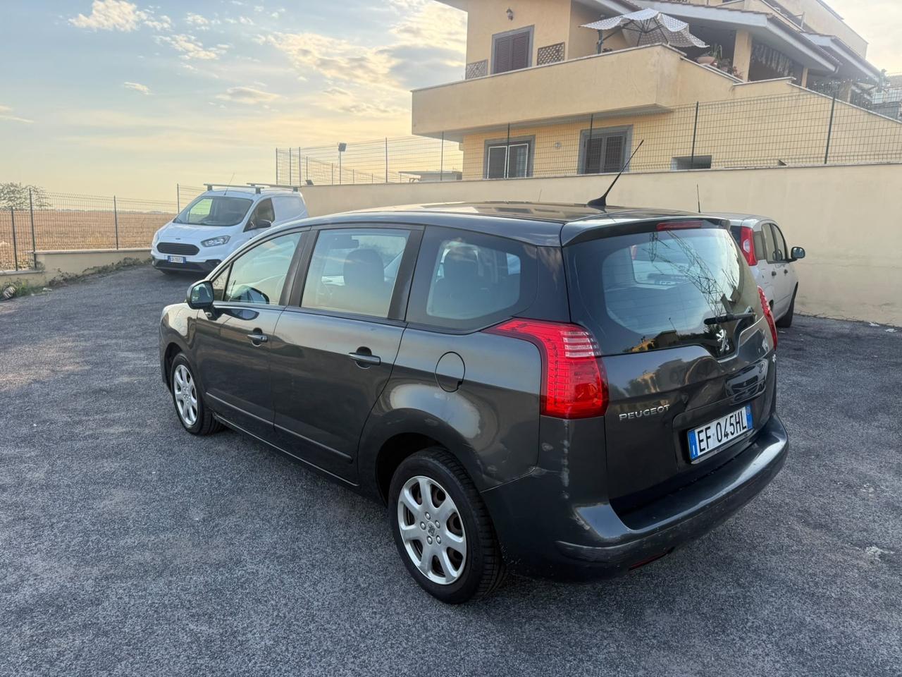 Peugeot 5008 1.6 HDi 112CV Access