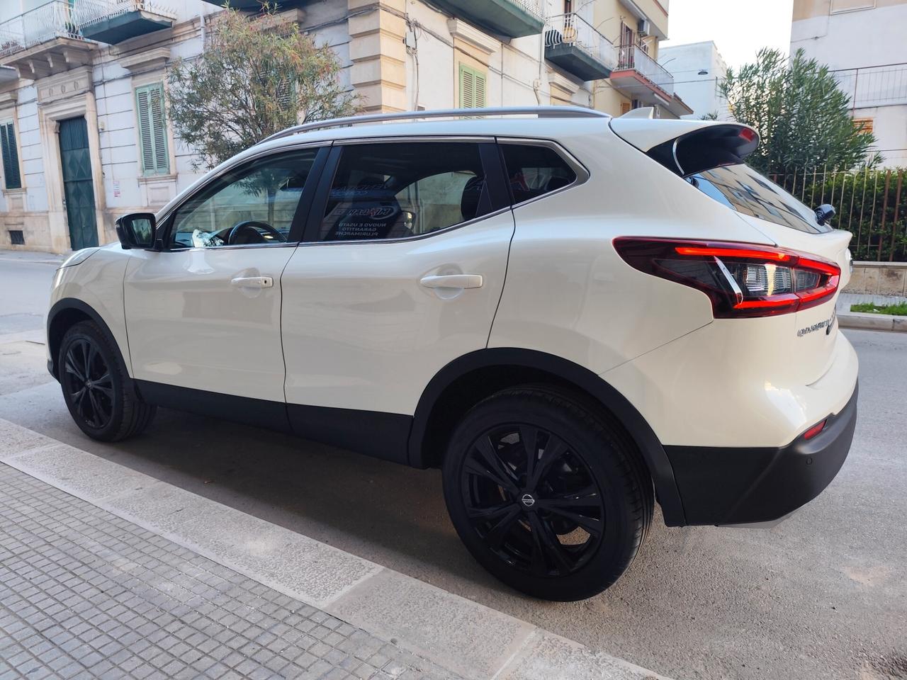 Nissan Qashqai 1.5 dCi 115CV TEKNA TETTO NAVI