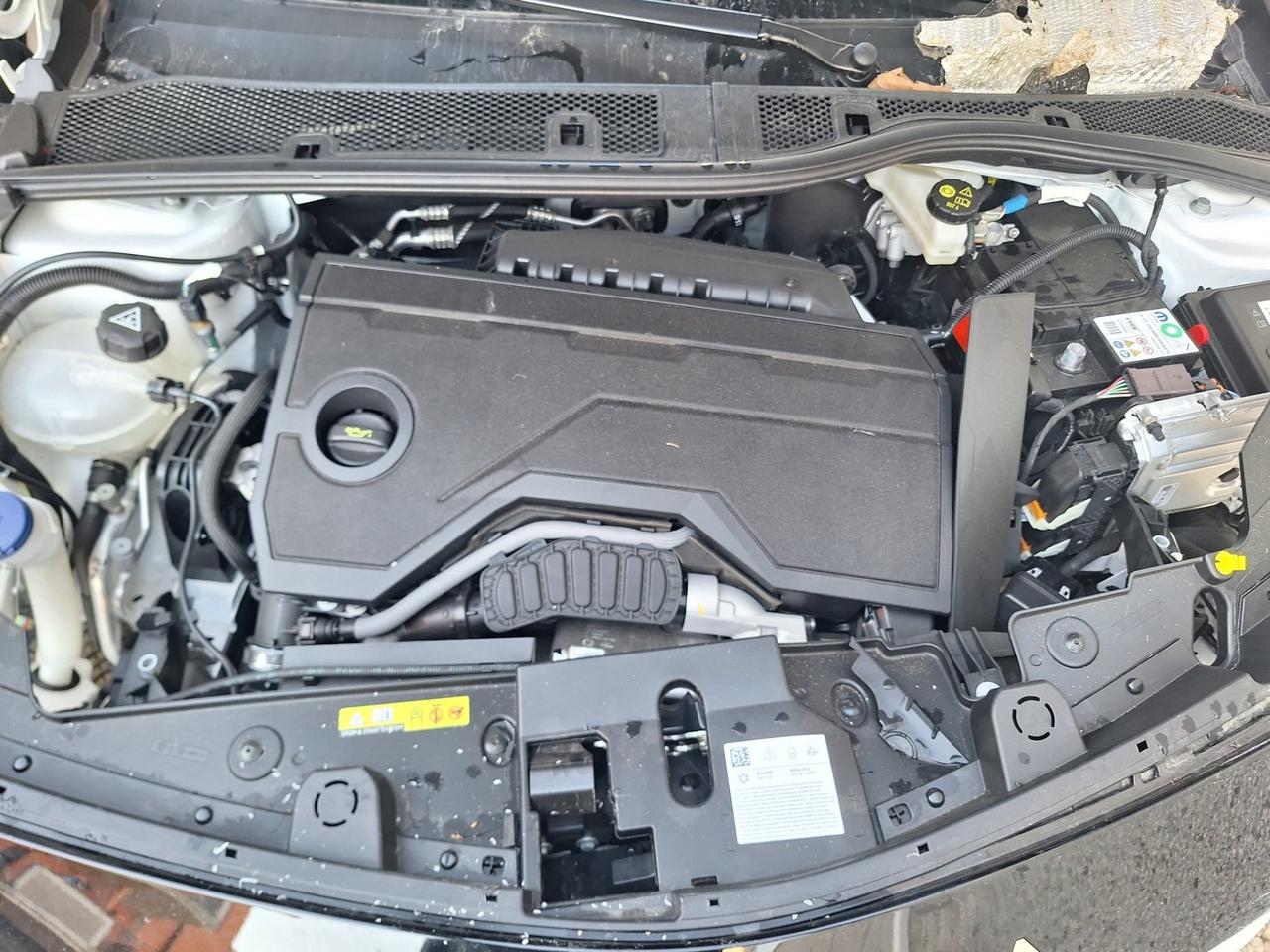 Lancia Ypsilon Hybrid e-DCT