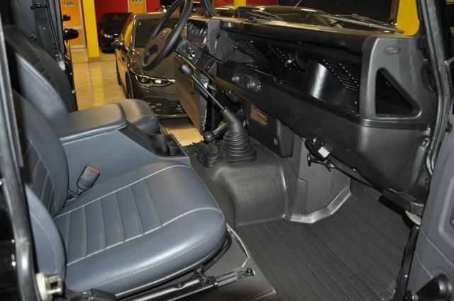 LAND ROVER Defender 90 2.5 300TDI AUTOVETTURA 6 POSTI/PELLE