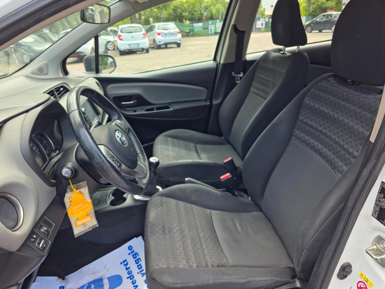Toyota Yaris 1.0 5 porte Lounge CV-69 2016-E6B Manuale NEO