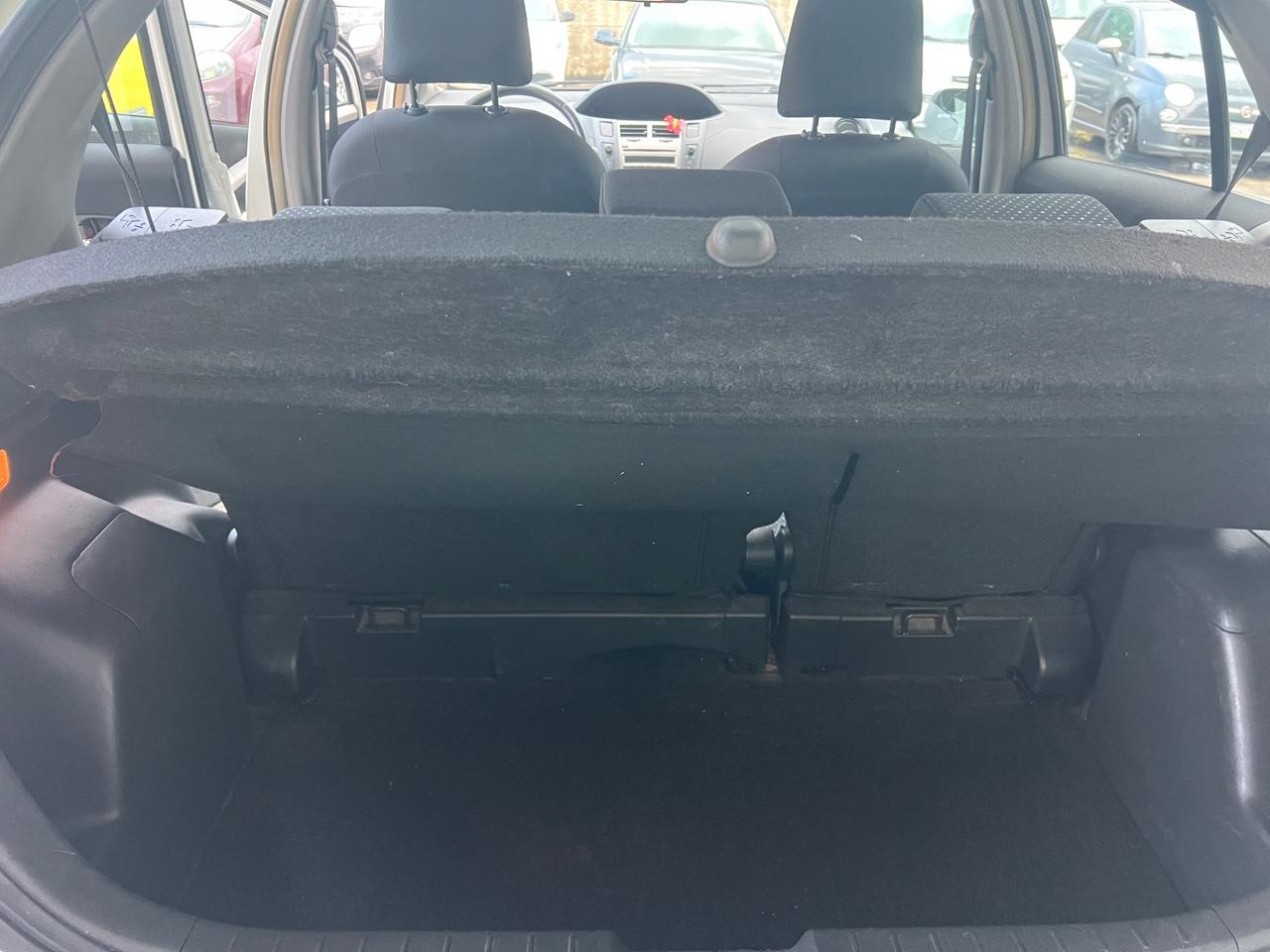 Toyota Yaris 1.0 5 porte