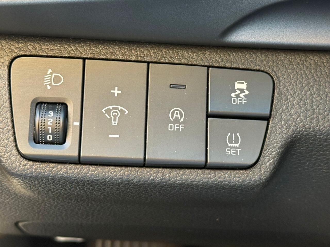 Kia Stonic 1.0 T-GDi 100 CV MHEV iMT Style