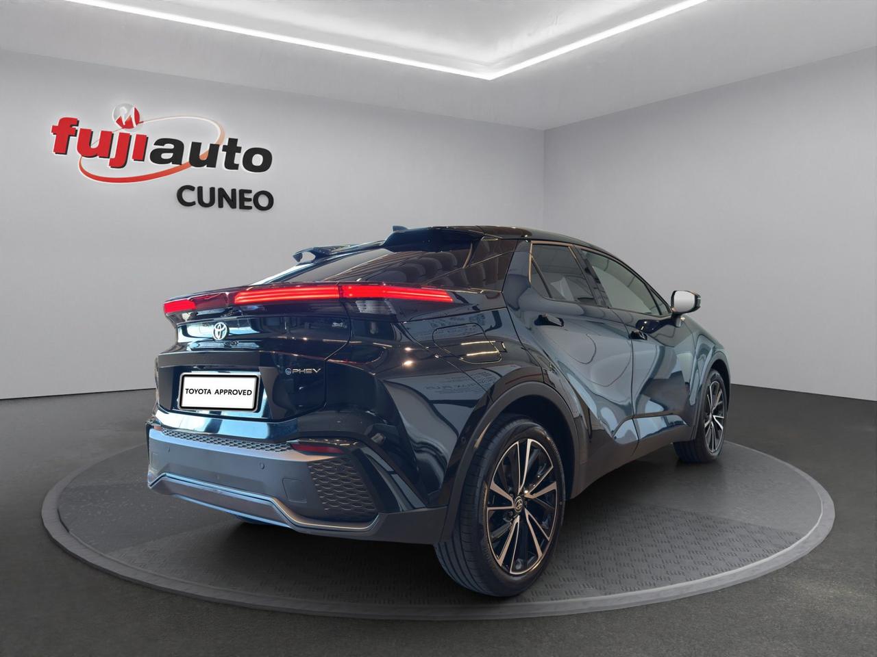 Toyota C-HR 2.0 phev Lounge fwd e-cvt