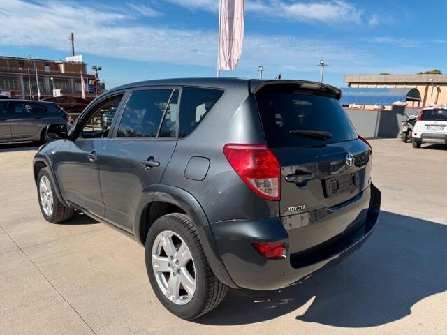 Toyota RAV 4 RAV4 2.2 D-4D 177 CV Luxury