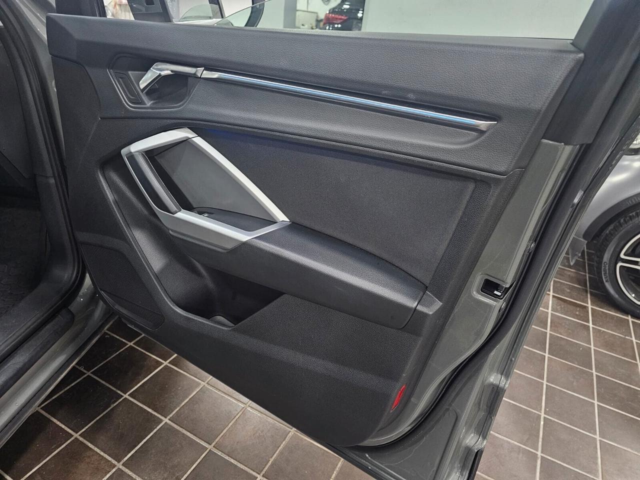 NUOVA AUDI Q3 SPORTBACK 35 TDI 150CV S-TRONIC S-LINE