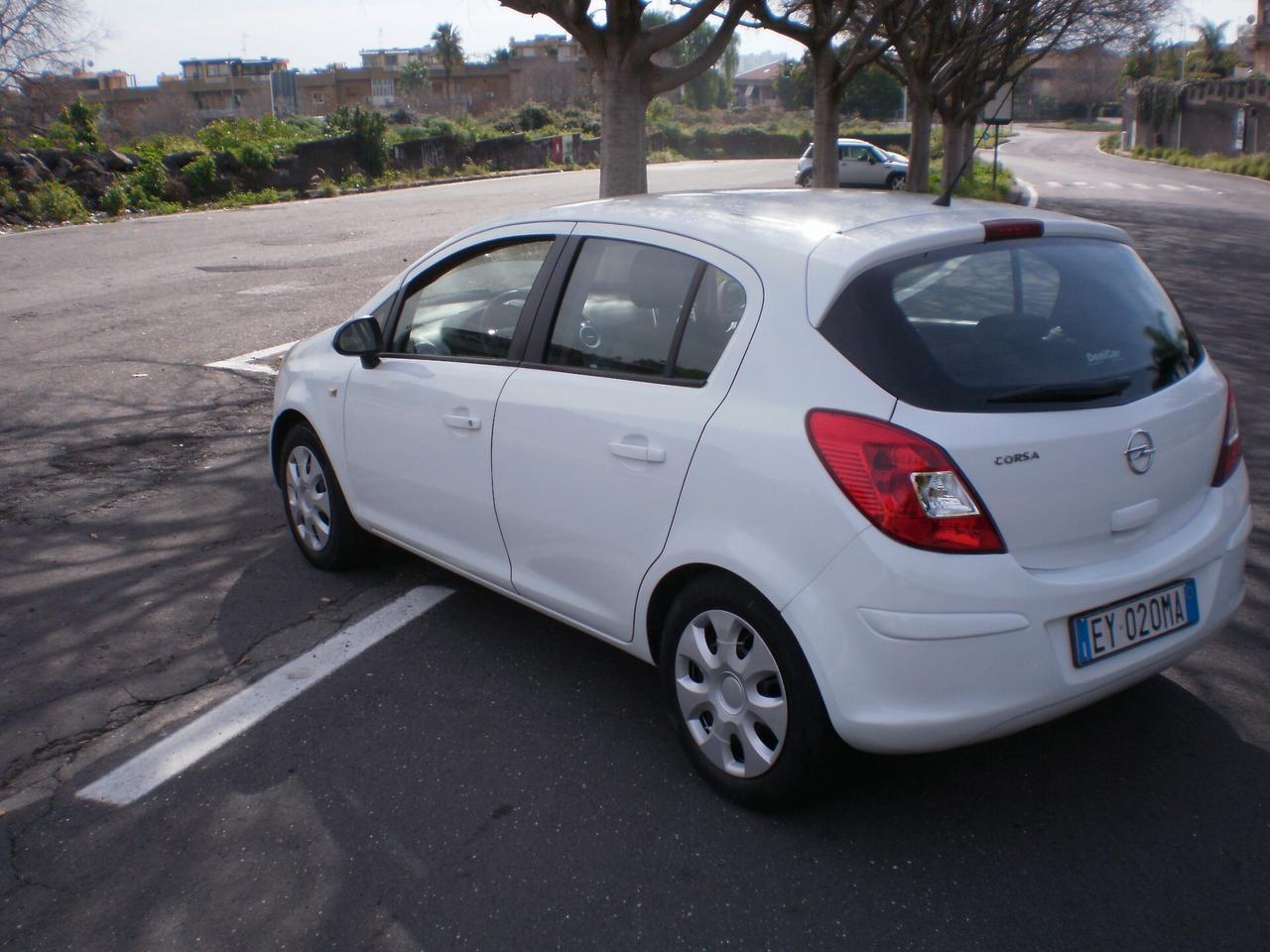 Opel Corsa 1.2 5 porte Cosmo GPL