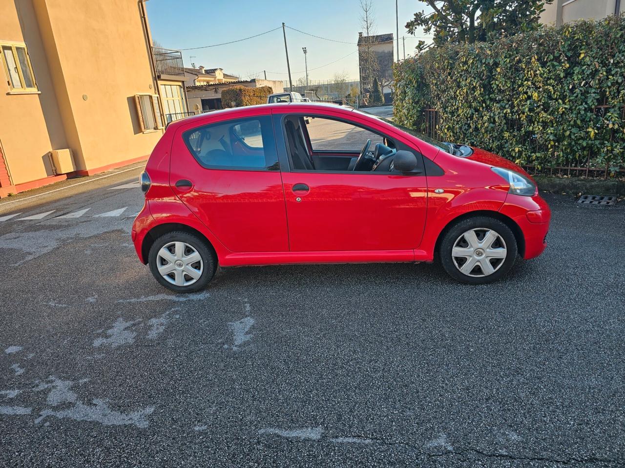 Toyota Aygo 1.0 12V VVT-i 5 porte Now