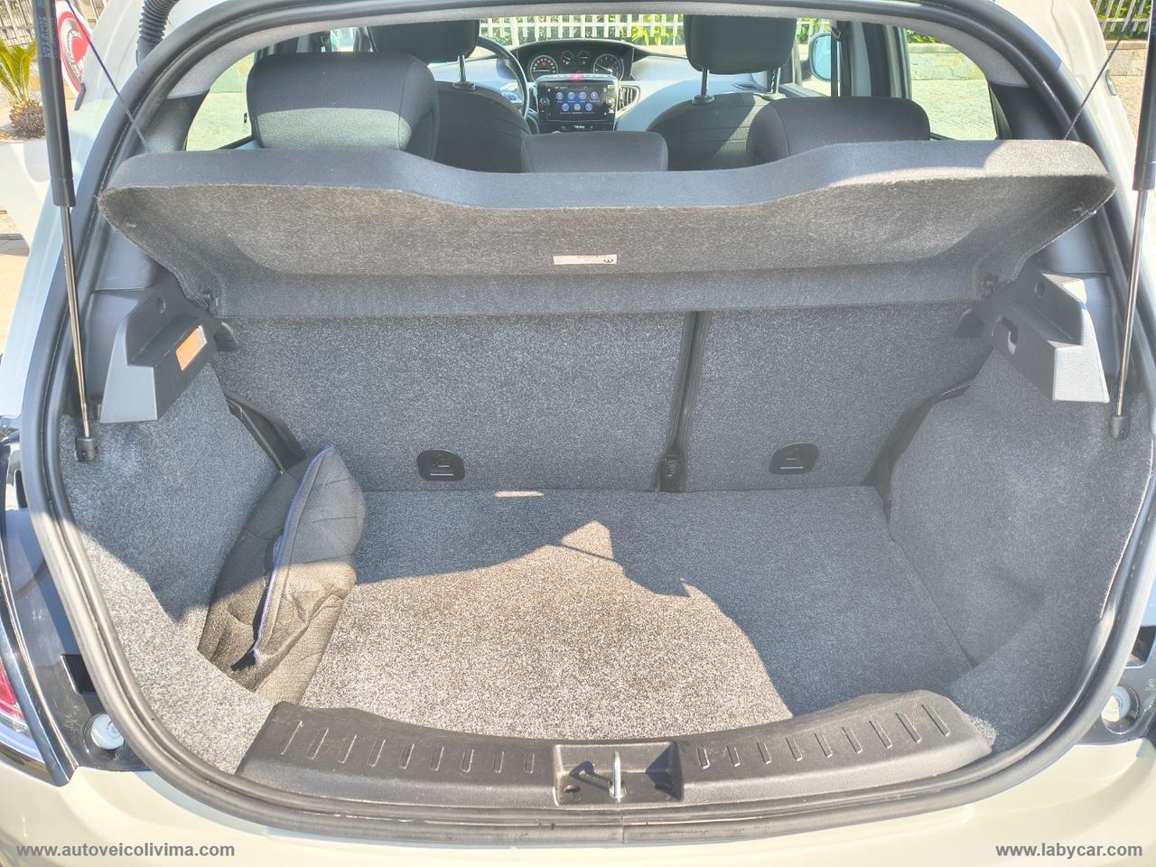 LANCIA Ypsilon 1.2 69 CV 5p. GPL Gold