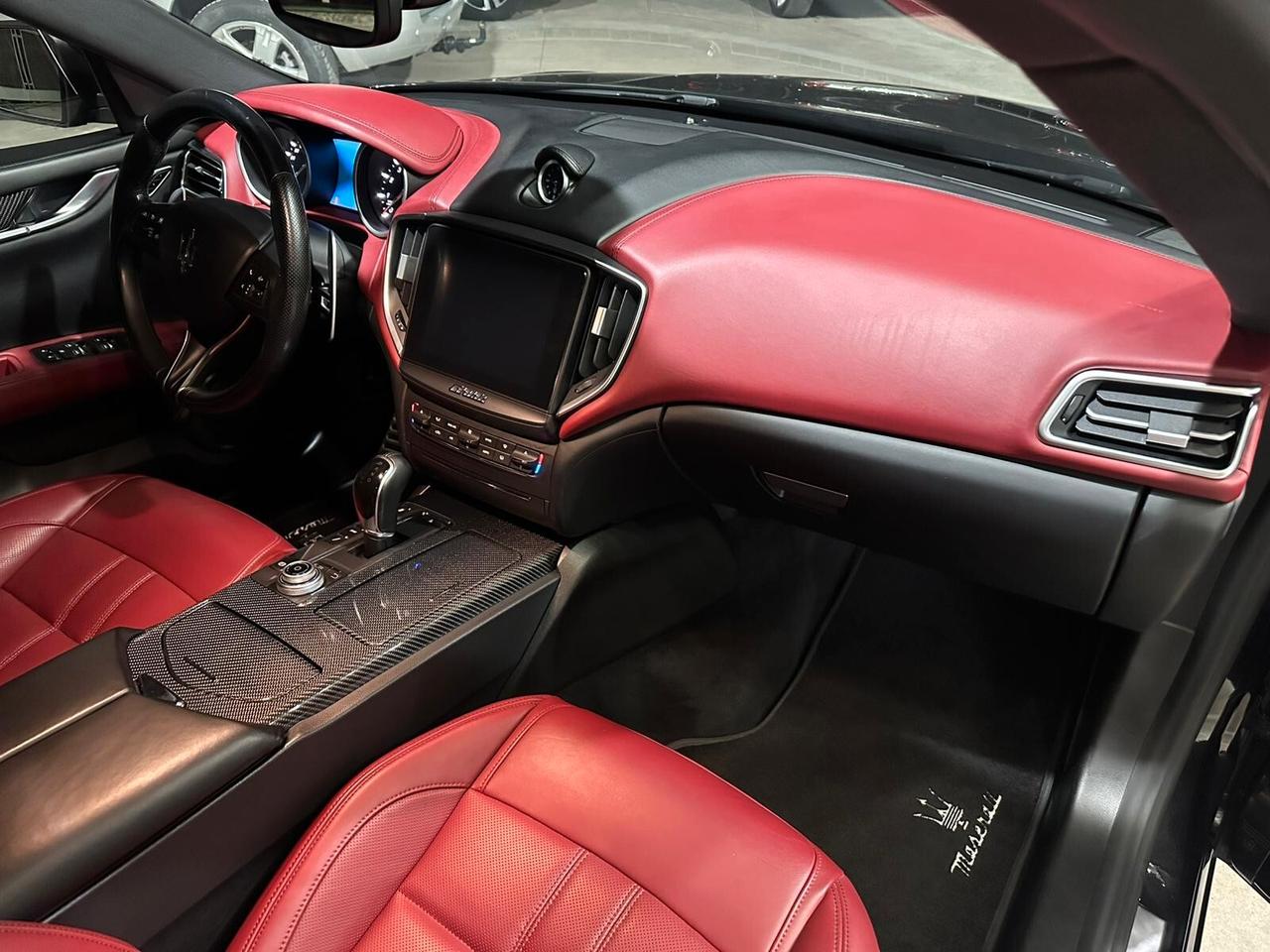 Maserati Ghibli V6 430 CV Q4 Gransport